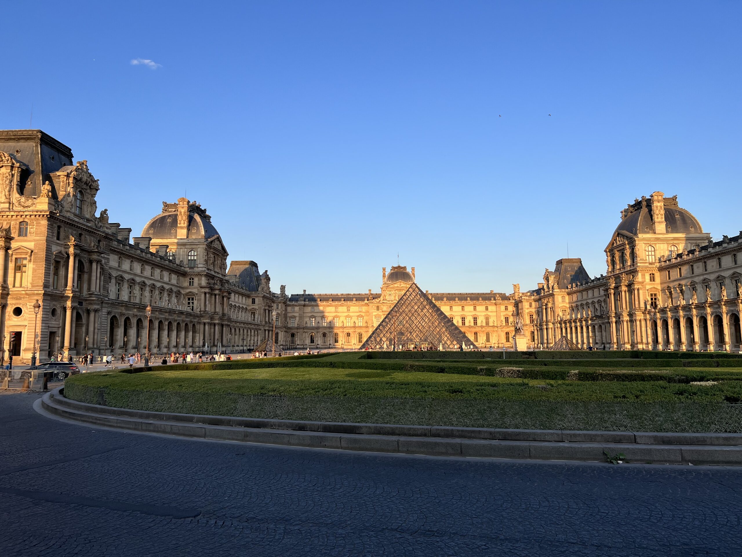 Louvre scaled