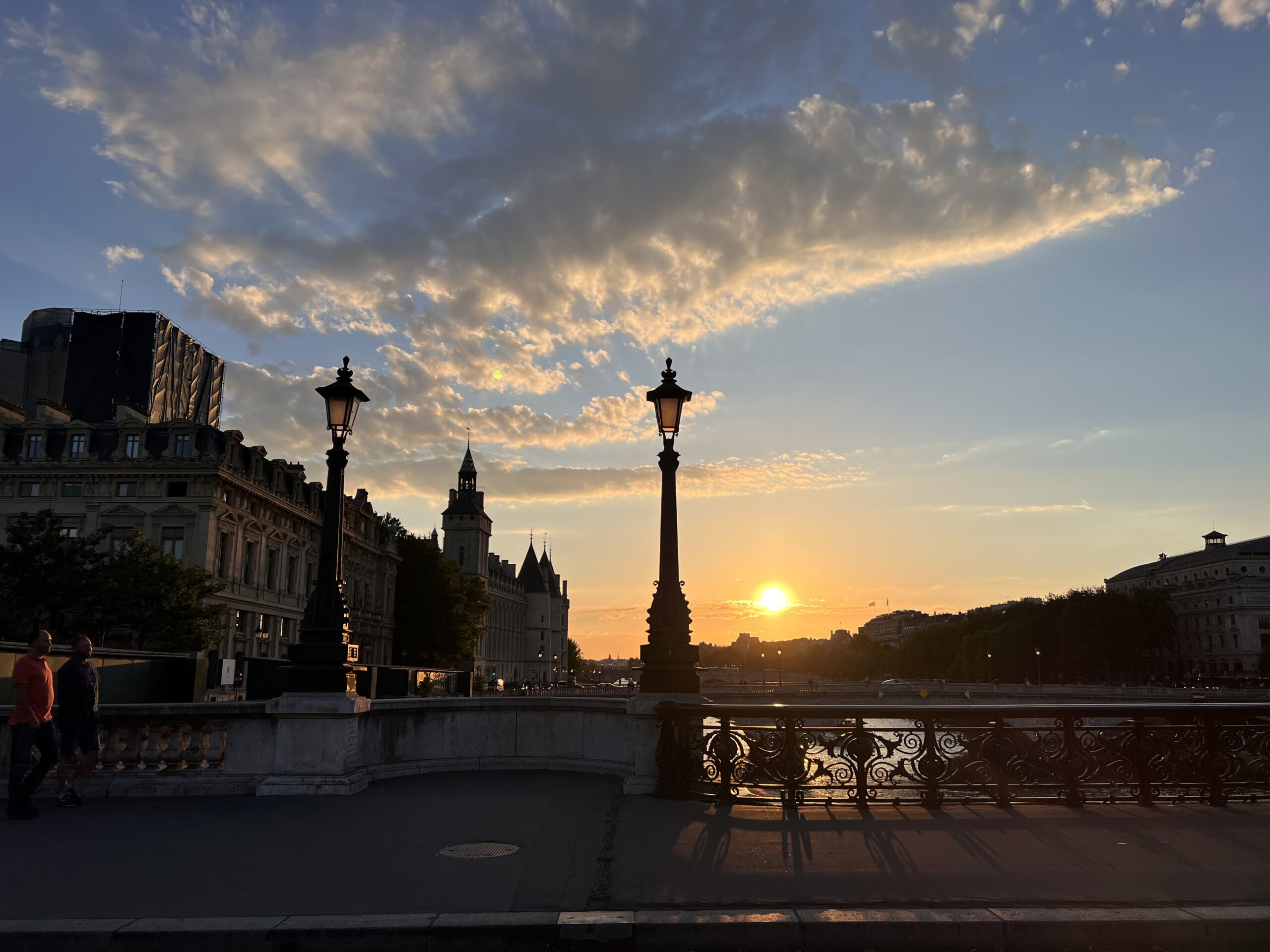 Paris Sonnenuntergang scaled